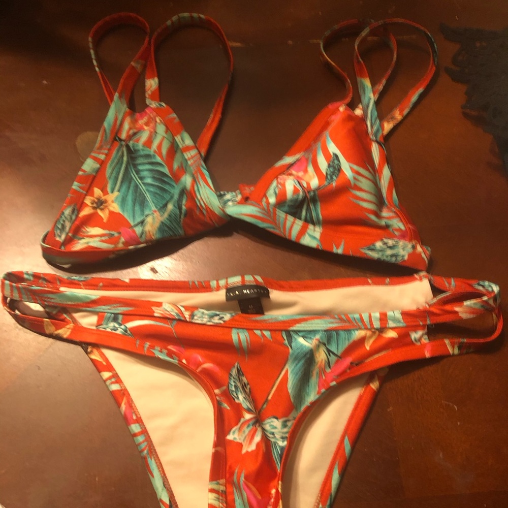 Pacsun bathing suit never worn